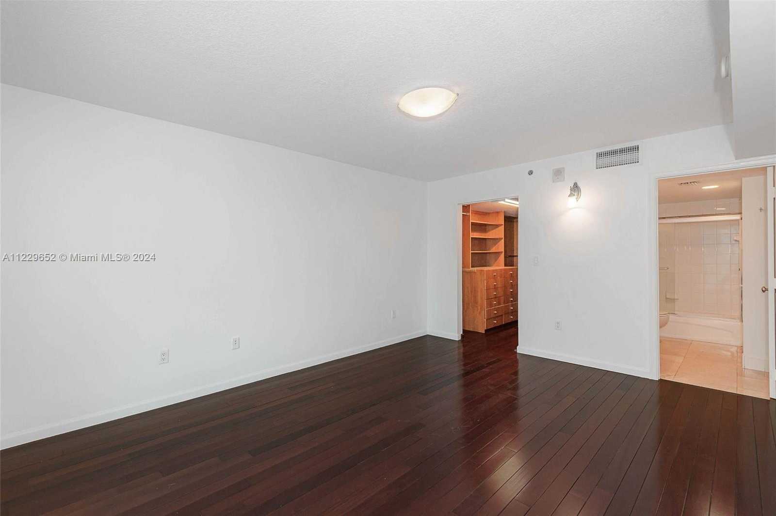 Small Image of 1200 BRICKELL BAY DR #4114, Miami Number 23