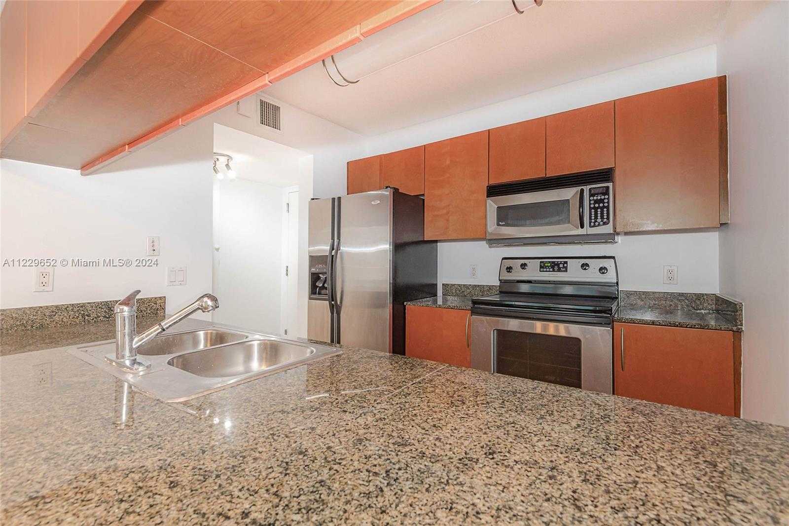 Small Image of 1200 BRICKELL BAY DR #4114, Miami Number 7