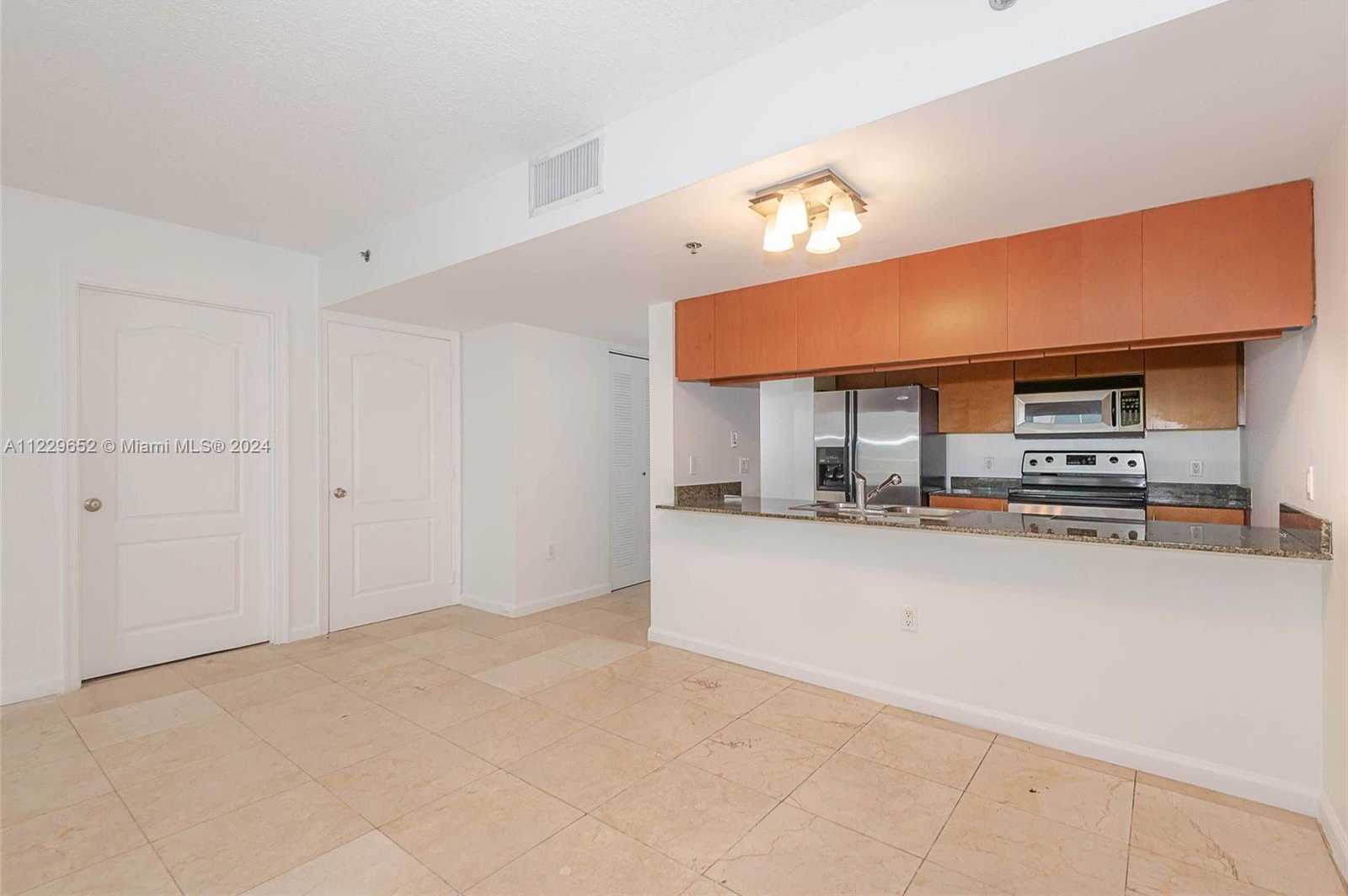 Small Image of 1200 BRICKELL BAY DR #4114, Miami Number 8