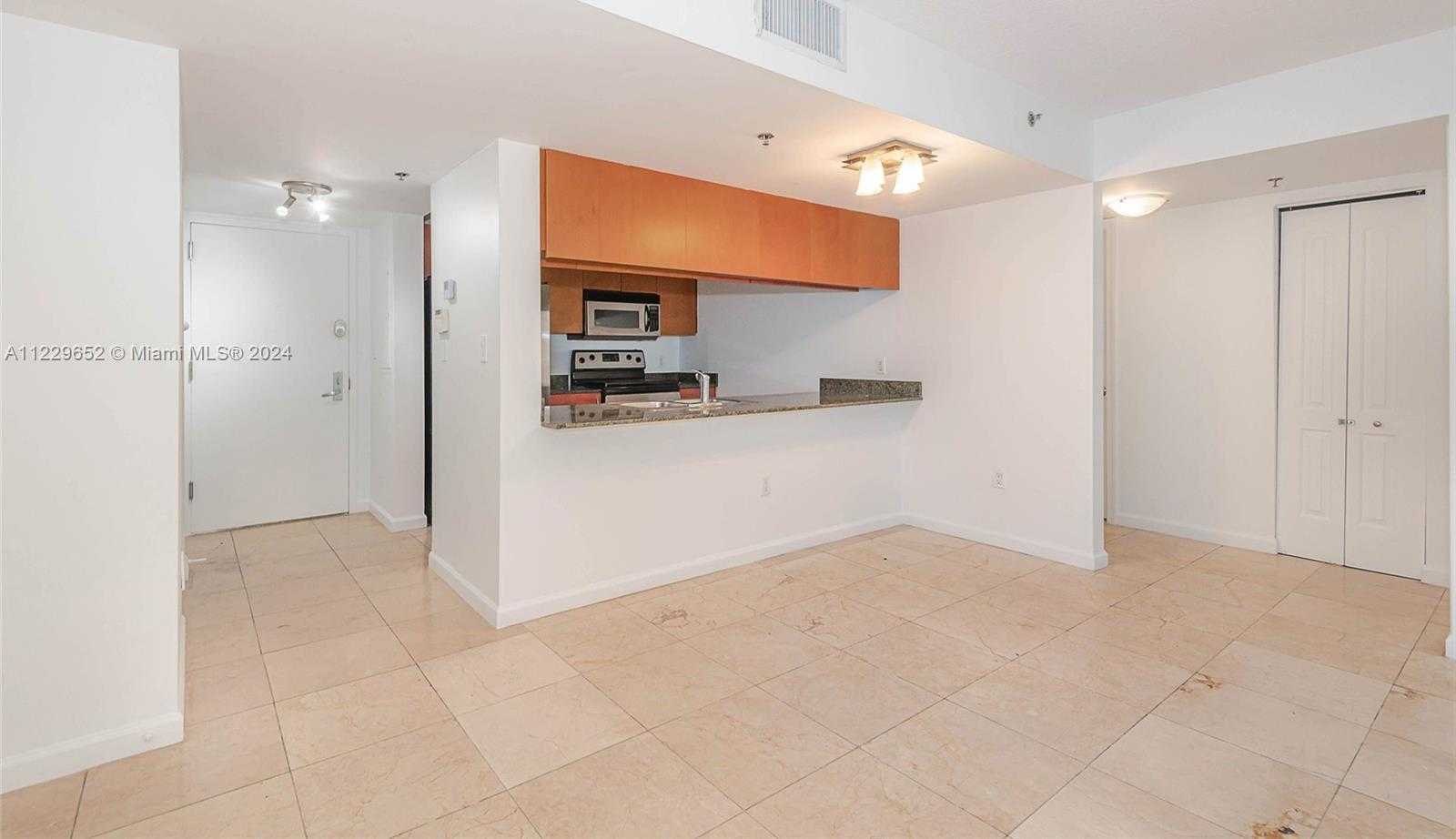 Small Image of 1200 BRICKELL BAY DR #4114, Miami Number 9
