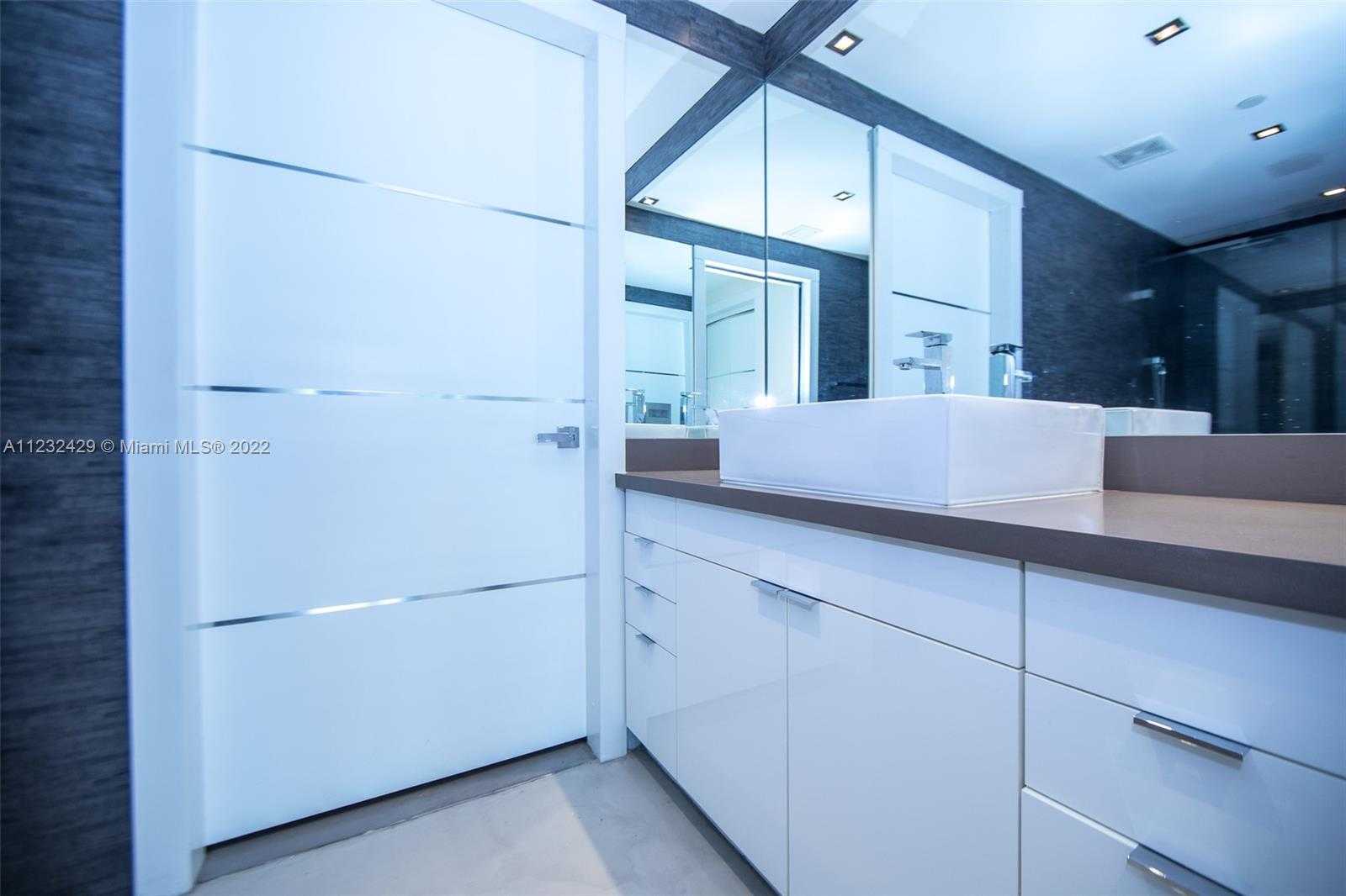 Small Image of 520 WEST AVE #602, Miami Beach Number 12