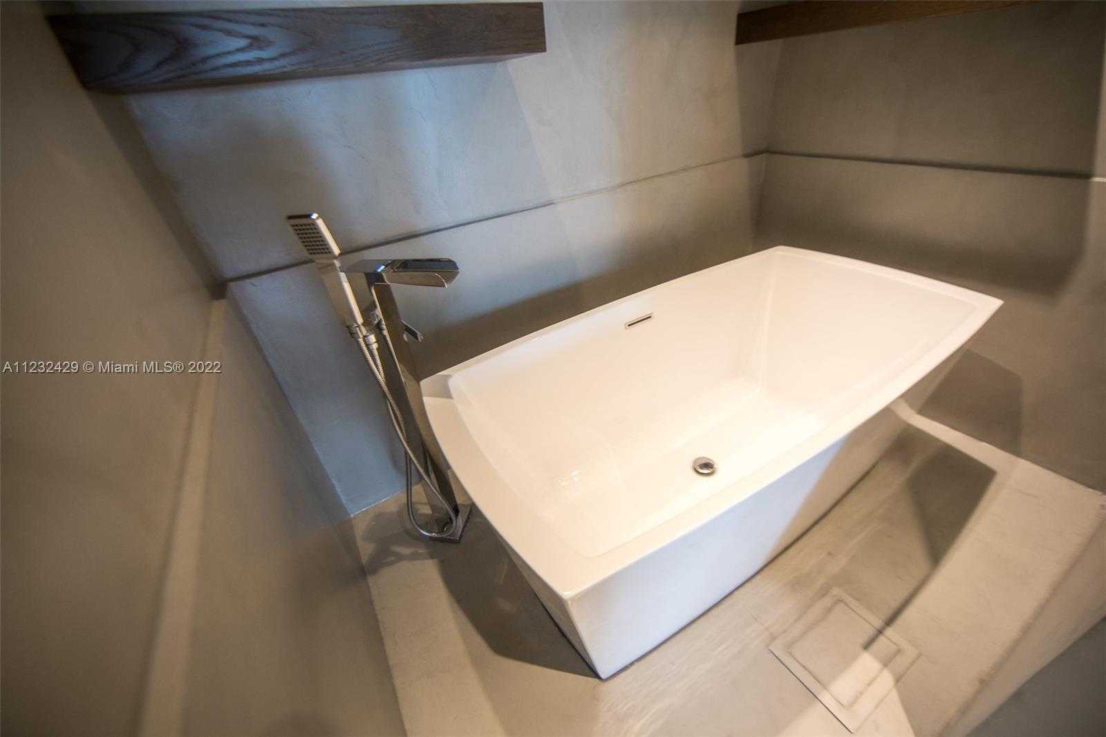 Small Image of 520 WEST AVE #602, Miami Beach Number 21