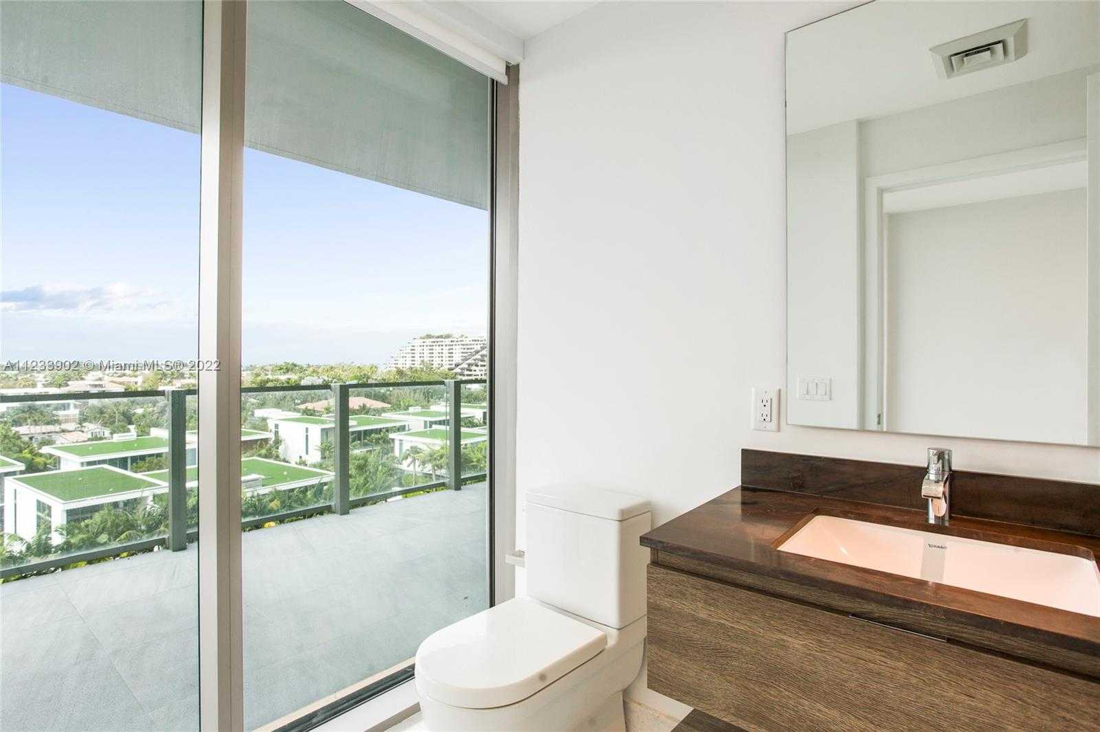 Small Image of 360 Ocean Dr, Key Biscayne, FL 33149, USA Number 17