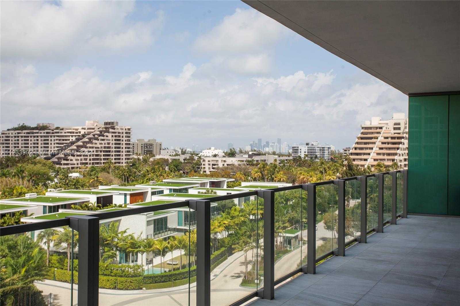 Small Image of 360 Ocean Dr, Key Biscayne, FL 33149, USA Number 20