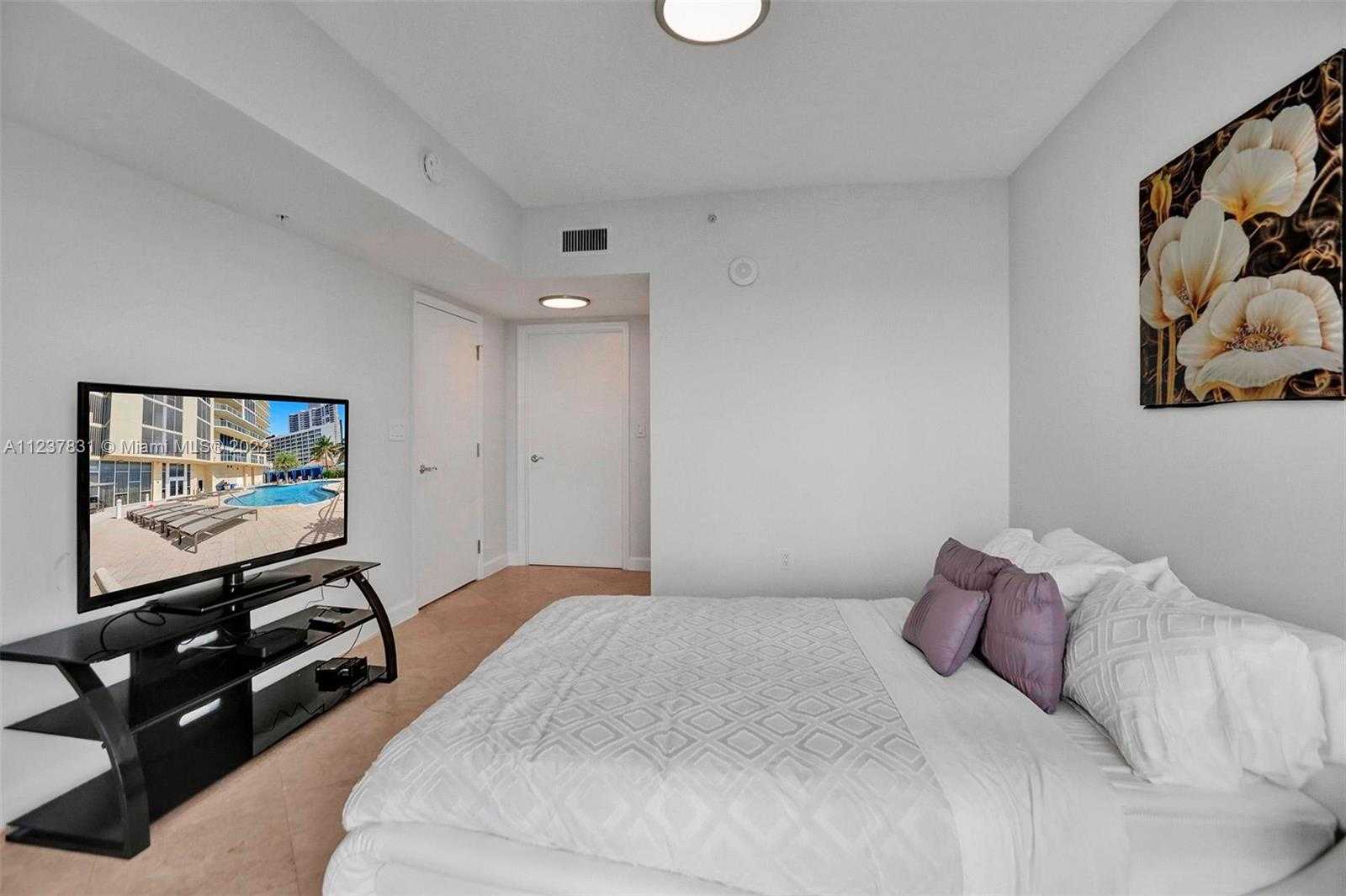 Small Image of 16699 COLLINS AV #3105, Sunny Isles Beach Number 22