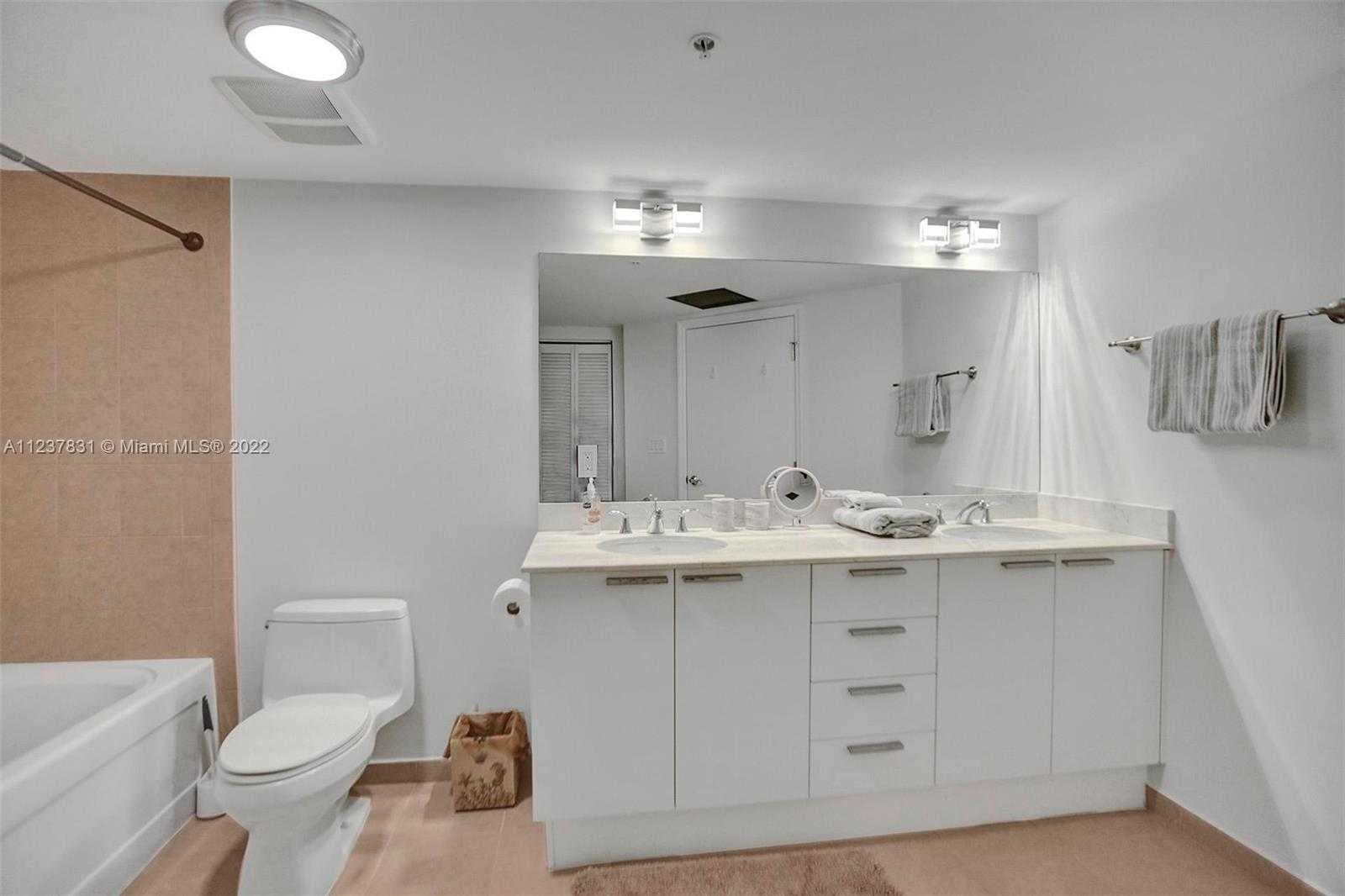 Small Image of 16699 COLLINS AV #3105, Sunny Isles Beach Number 24