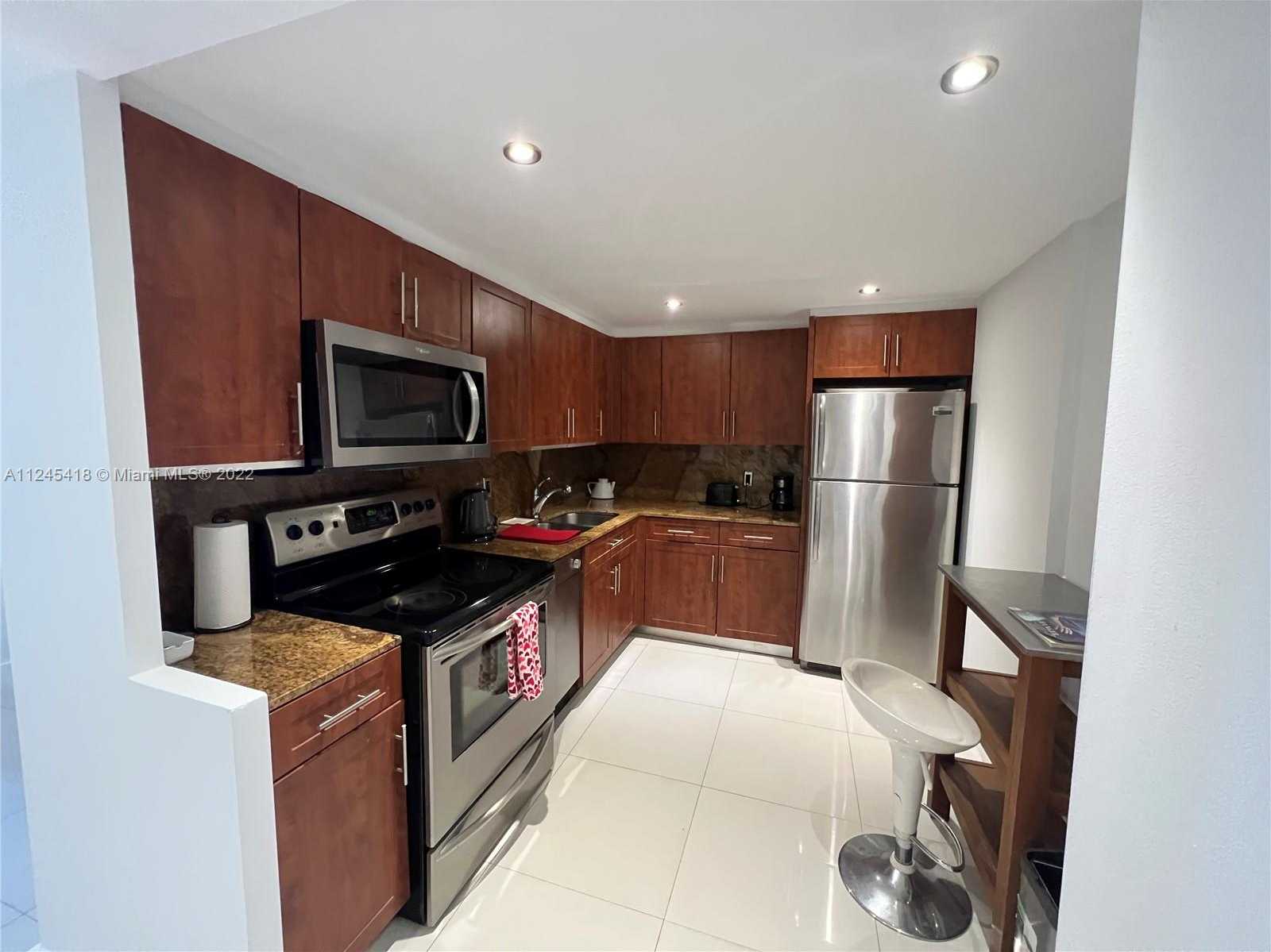Small Image of 5161 COLLINS AVE #309, Miami Beach Number 2