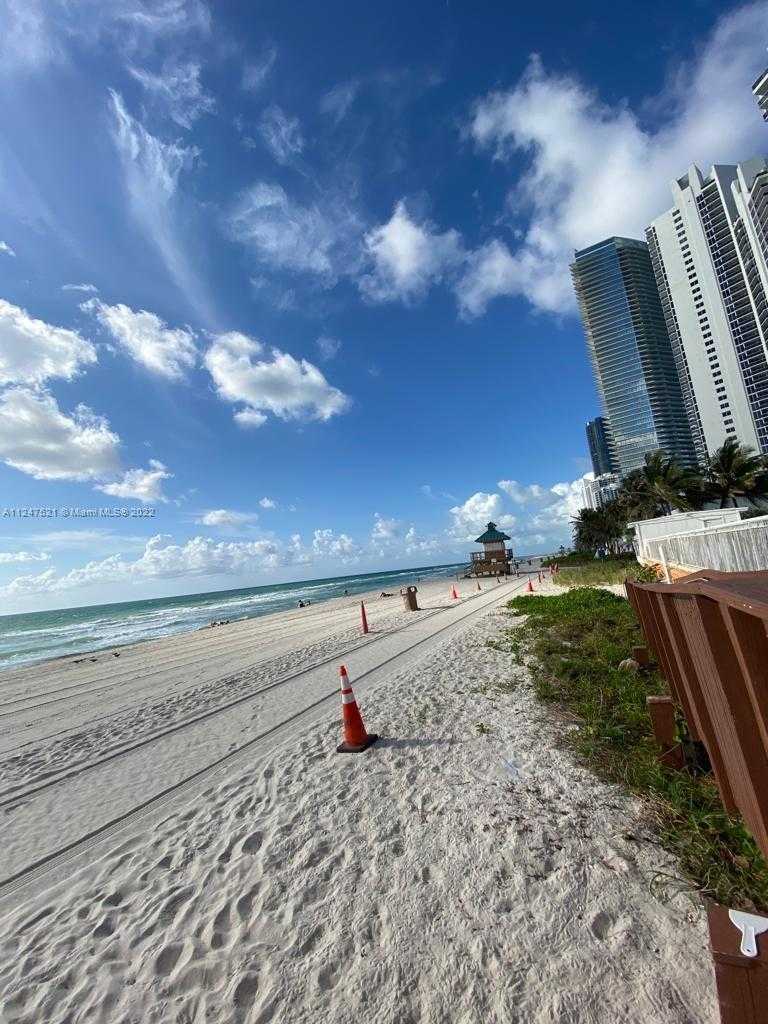 Small Image of 19201 Collins Ave, Sunny Isles Beach, FL 33160, USA Number 11