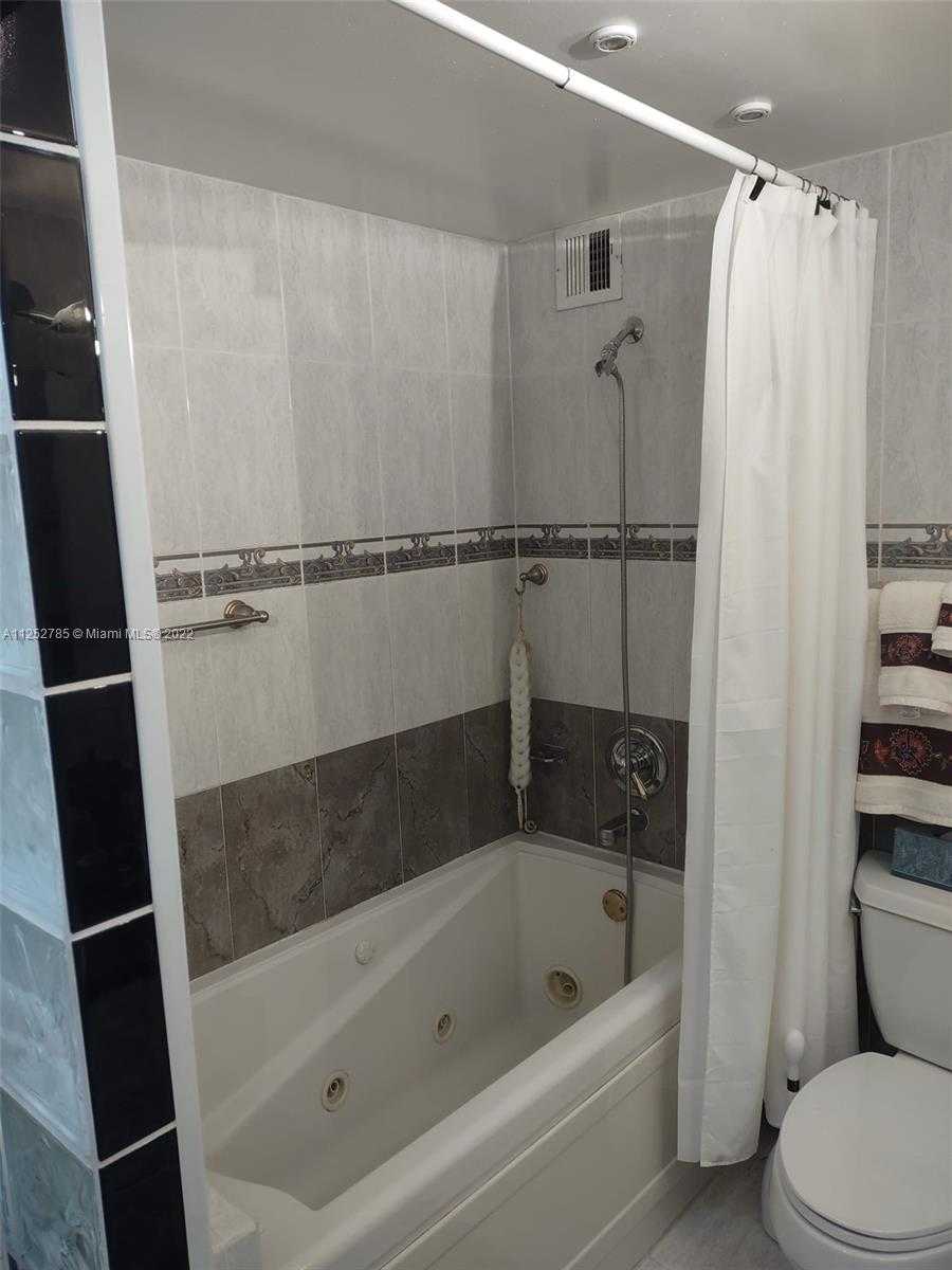 Small Image of 4747 COLLINS AVE #107, Miami Beach Number 14