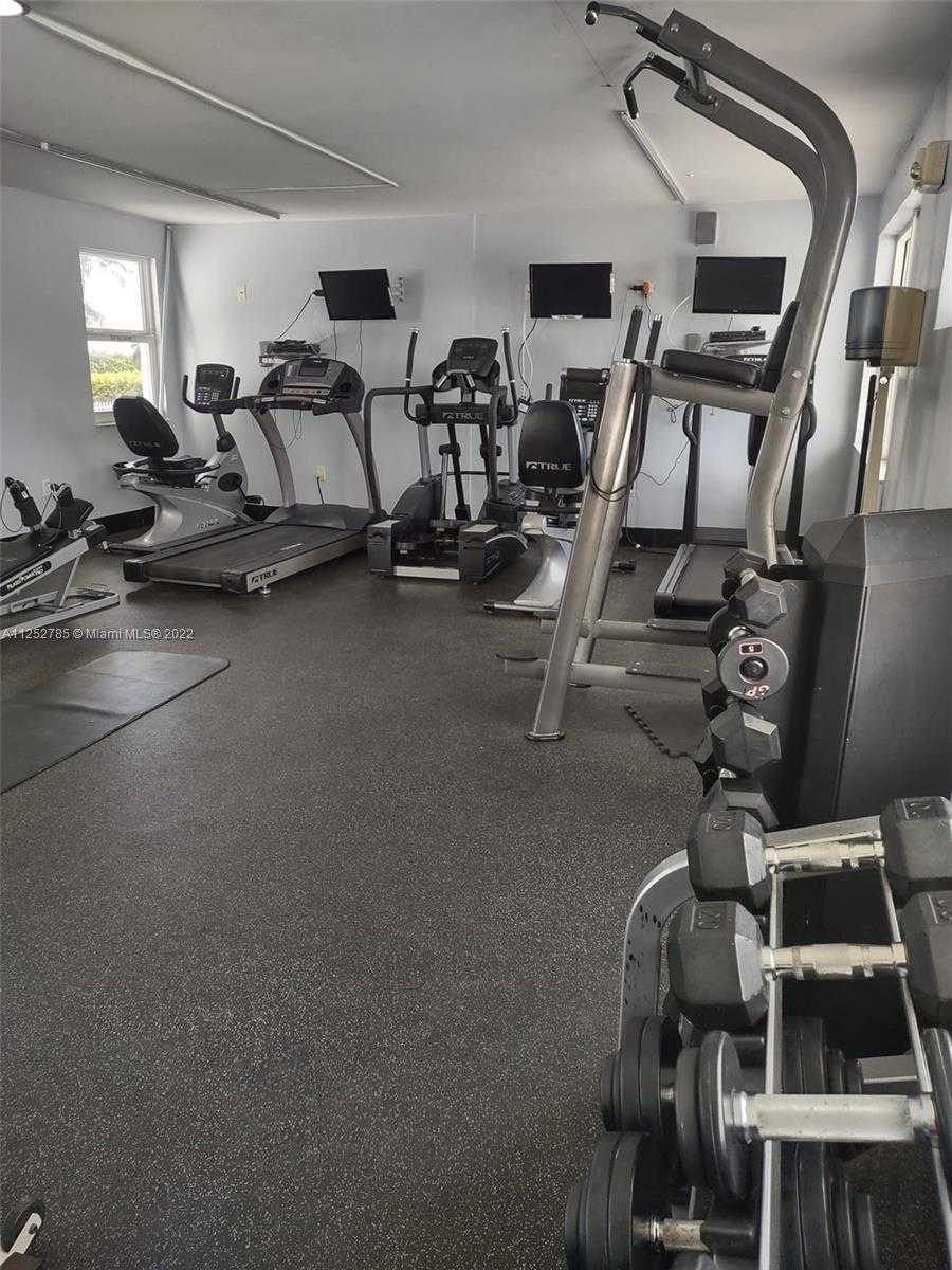 Small Image of 4747 COLLINS AVE #107, Miami Beach Number 15