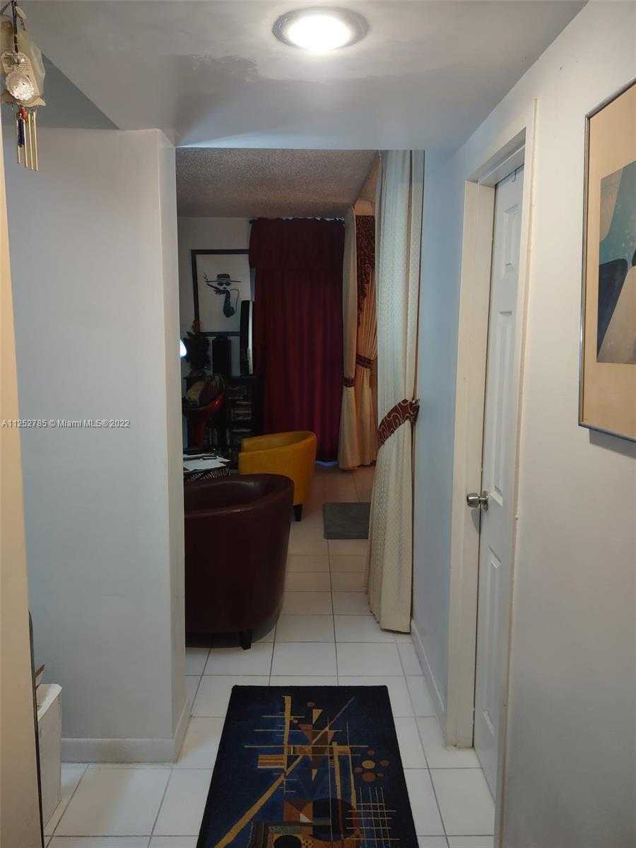 Small Image of 4747 COLLINS AVE #107, Miami Beach Number 5