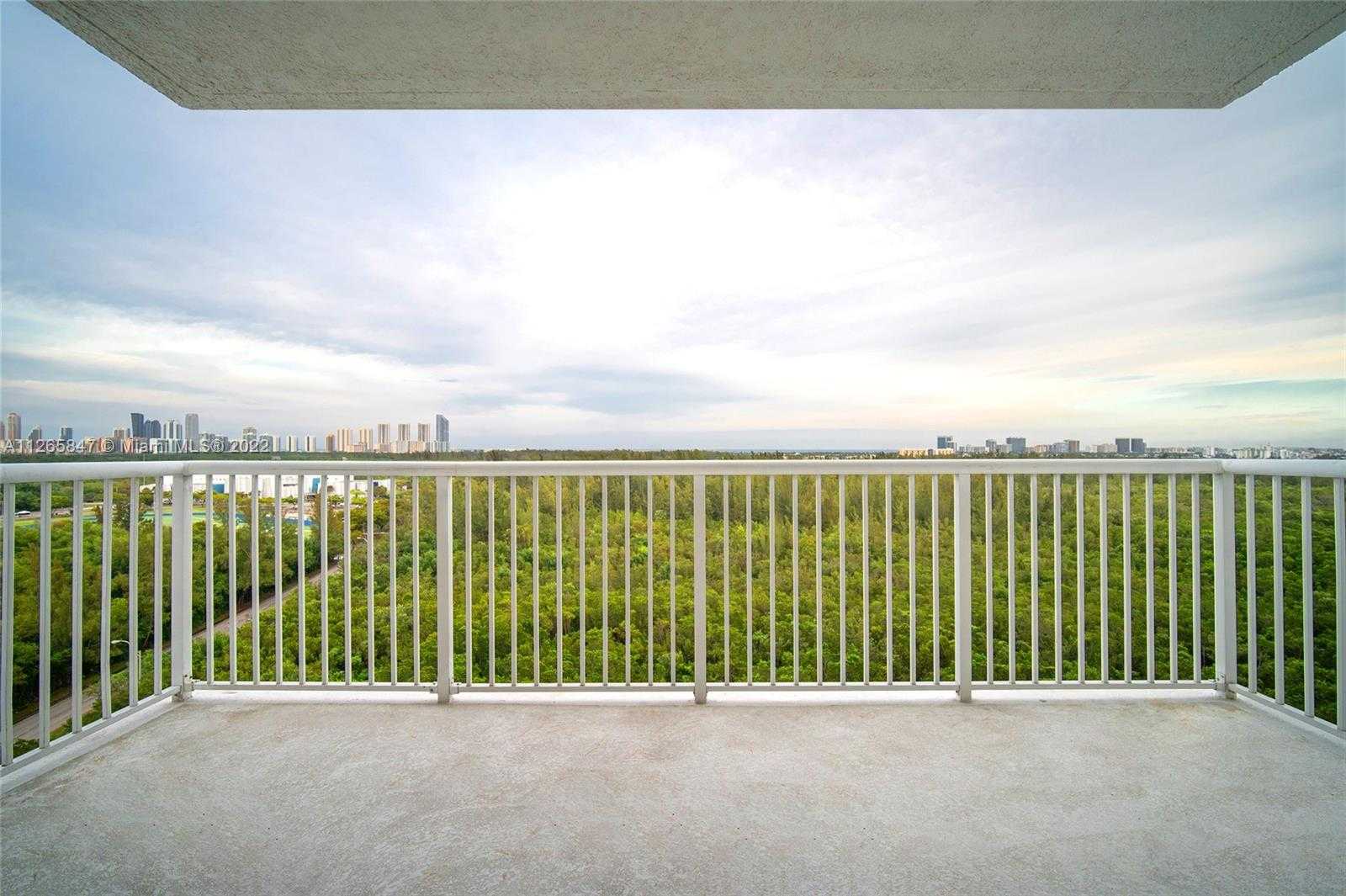 Small Image of 15051 ROYAL OAKS LN #1203, North Miami Number 12