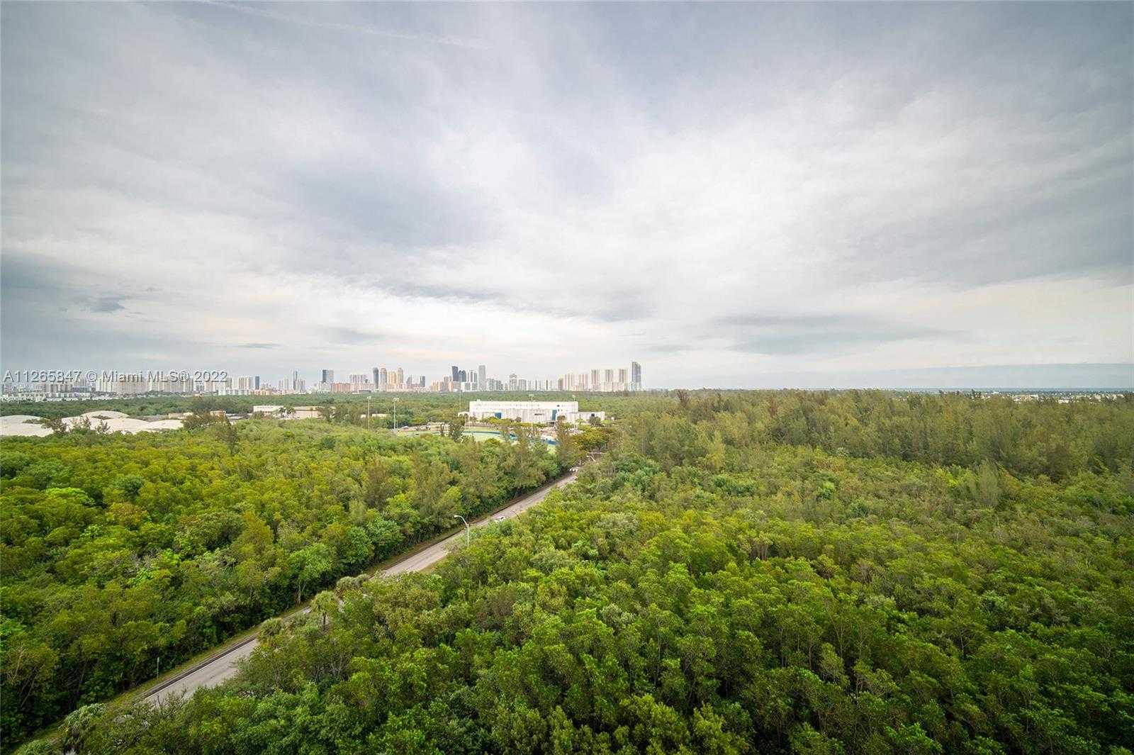 Small Image of 15051 ROYAL OAKS LN #1203, North Miami Number 13