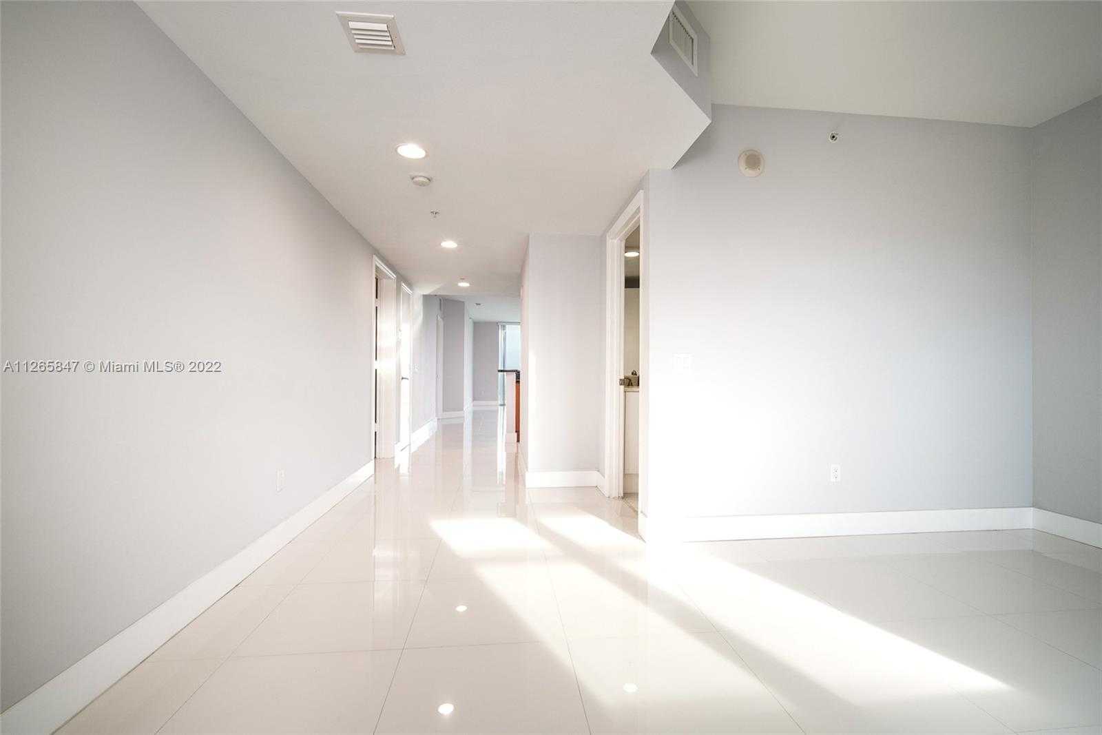 Small Image of 15051 ROYAL OAKS LN #1203, North Miami Number 18