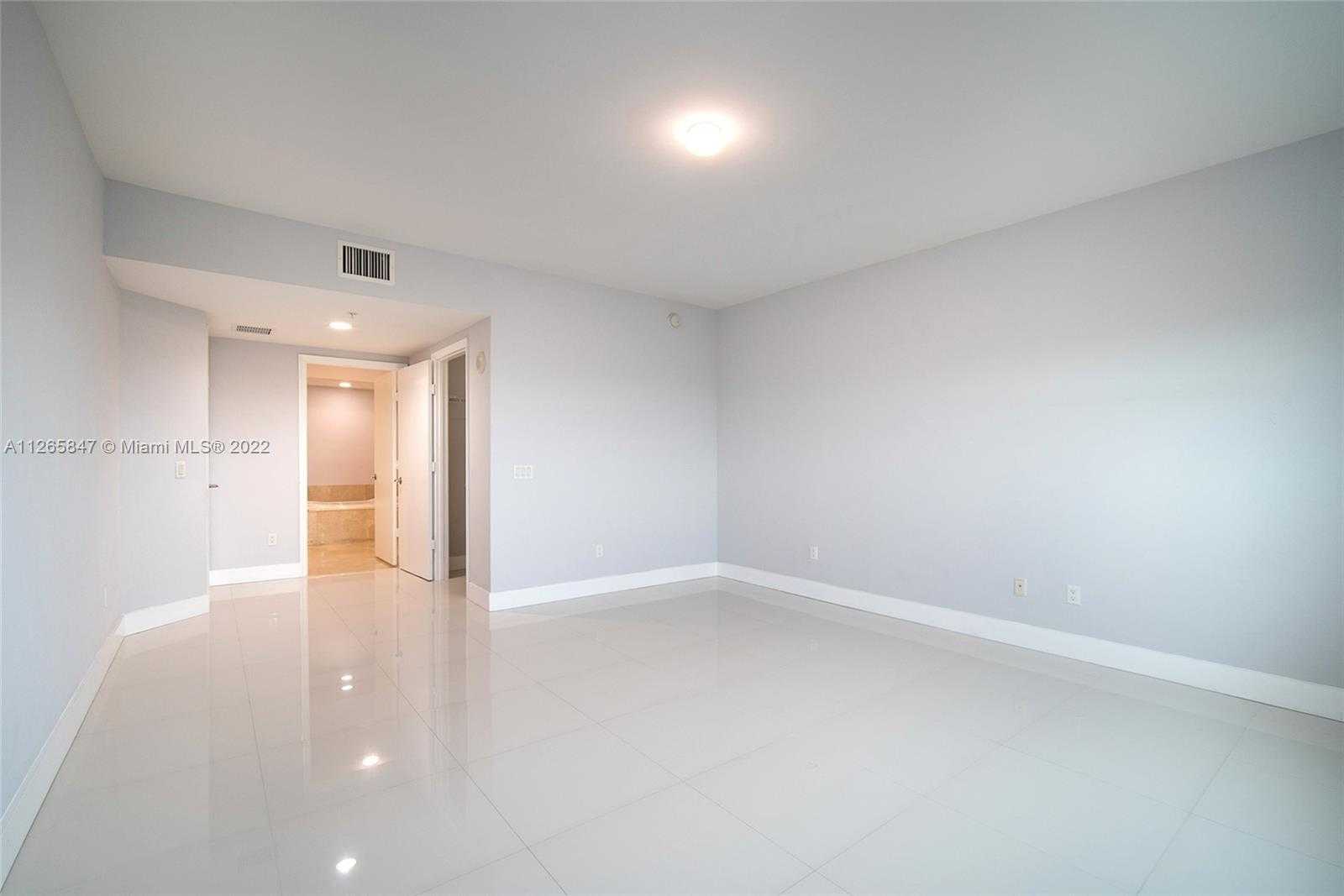 Small Image of 15051 ROYAL OAKS LN #1203, North Miami Number 24