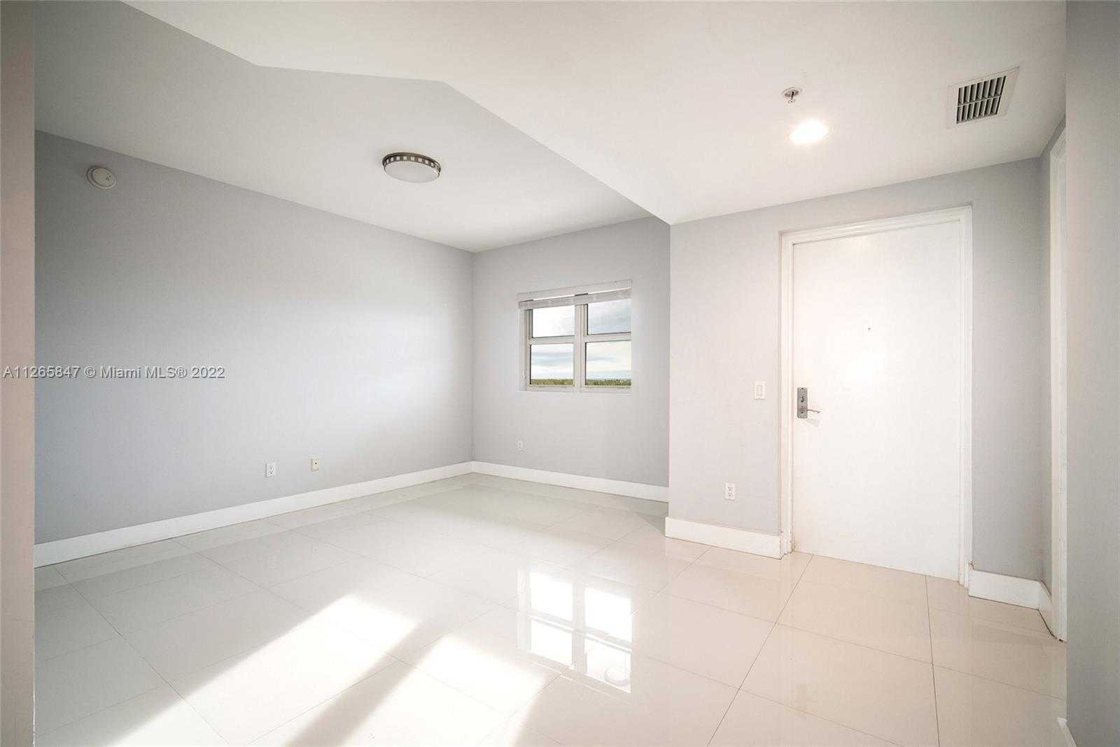 Small Image of 15051 ROYAL OAKS LN #1203, North Miami Number 26