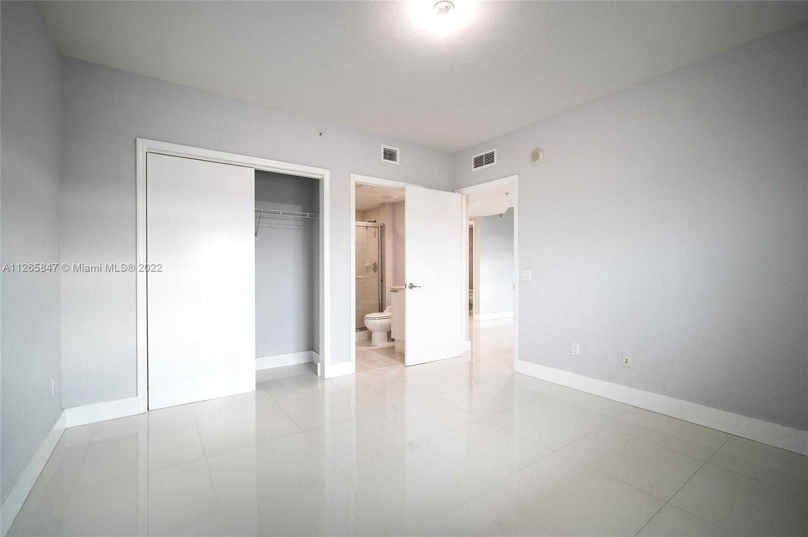 Small Image of 15051 ROYAL OAKS LN #1203, North Miami Number 30