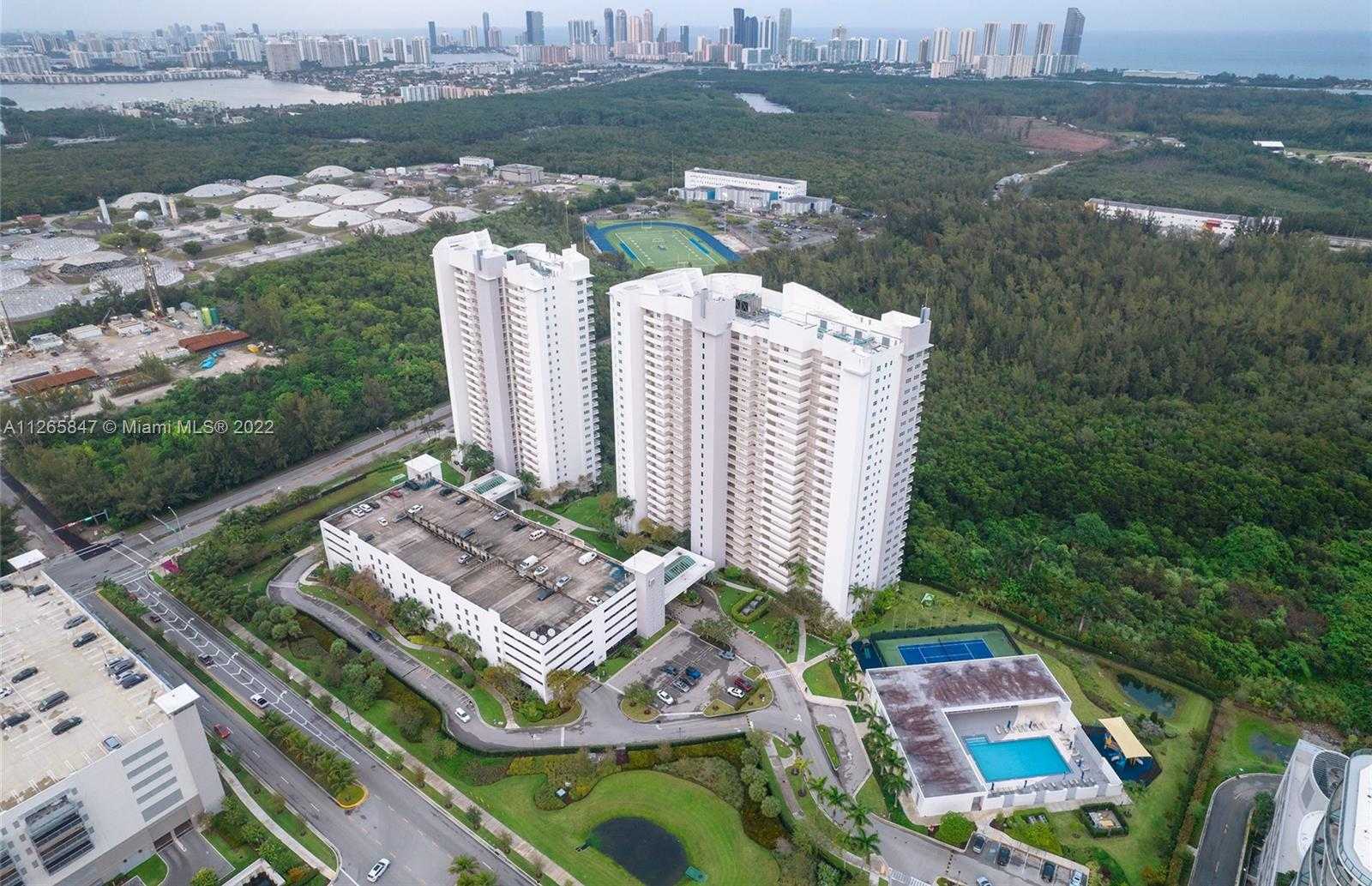 Small Image of 15051 ROYAL OAKS LN #1203, North Miami Number 31