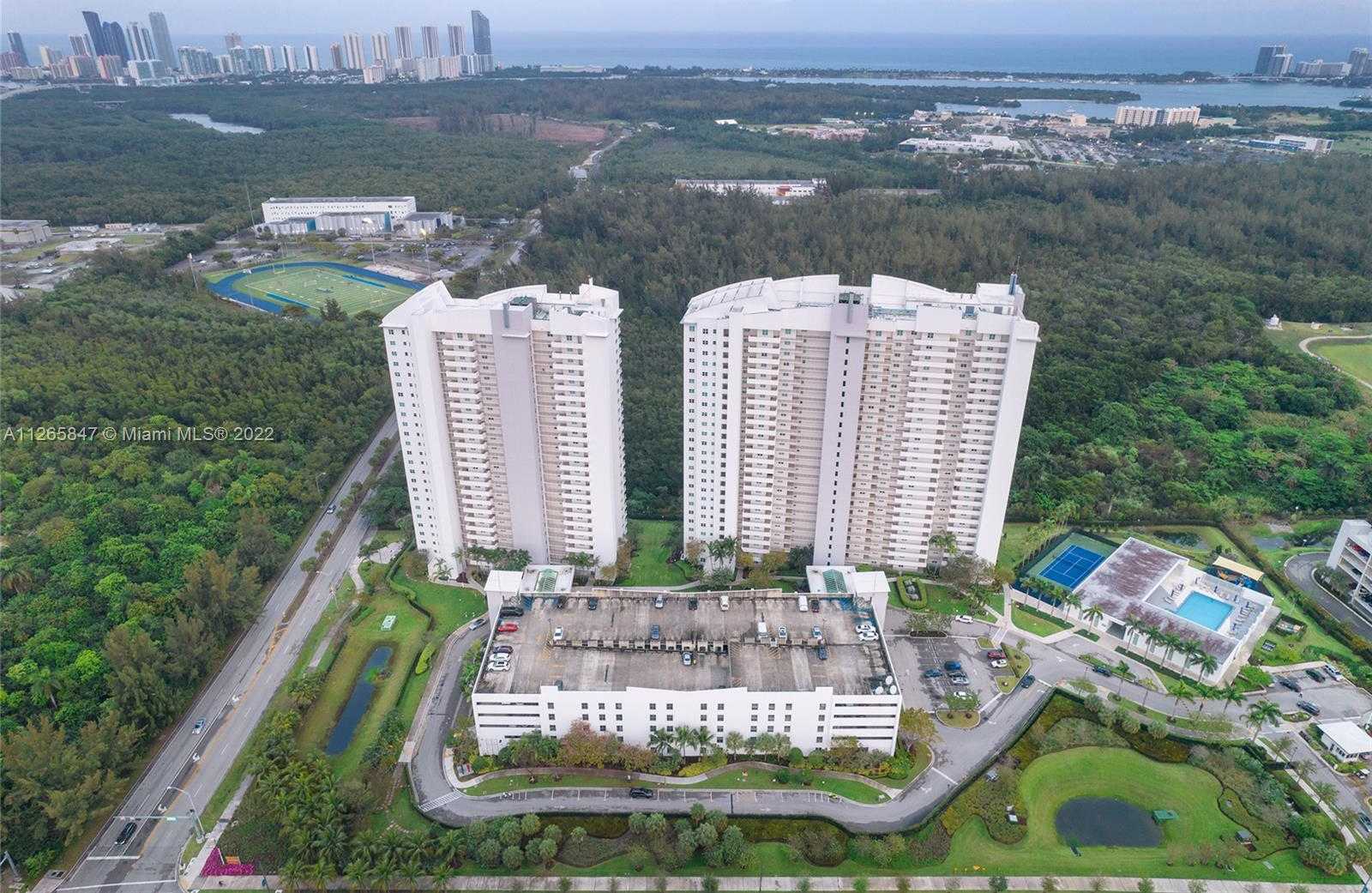 Small Image of 15051 ROYAL OAKS LN #1203, North Miami Number 32
