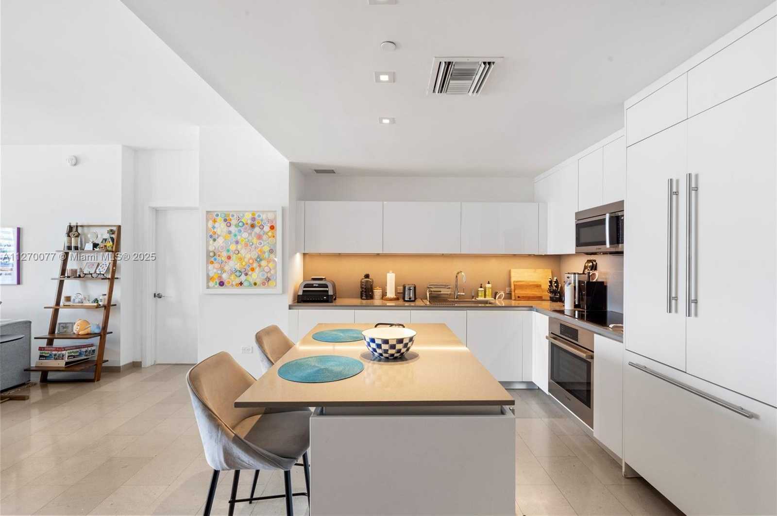 Small Image of 88 SOUTH WEST 7TH ST #1205, Miami Number 2