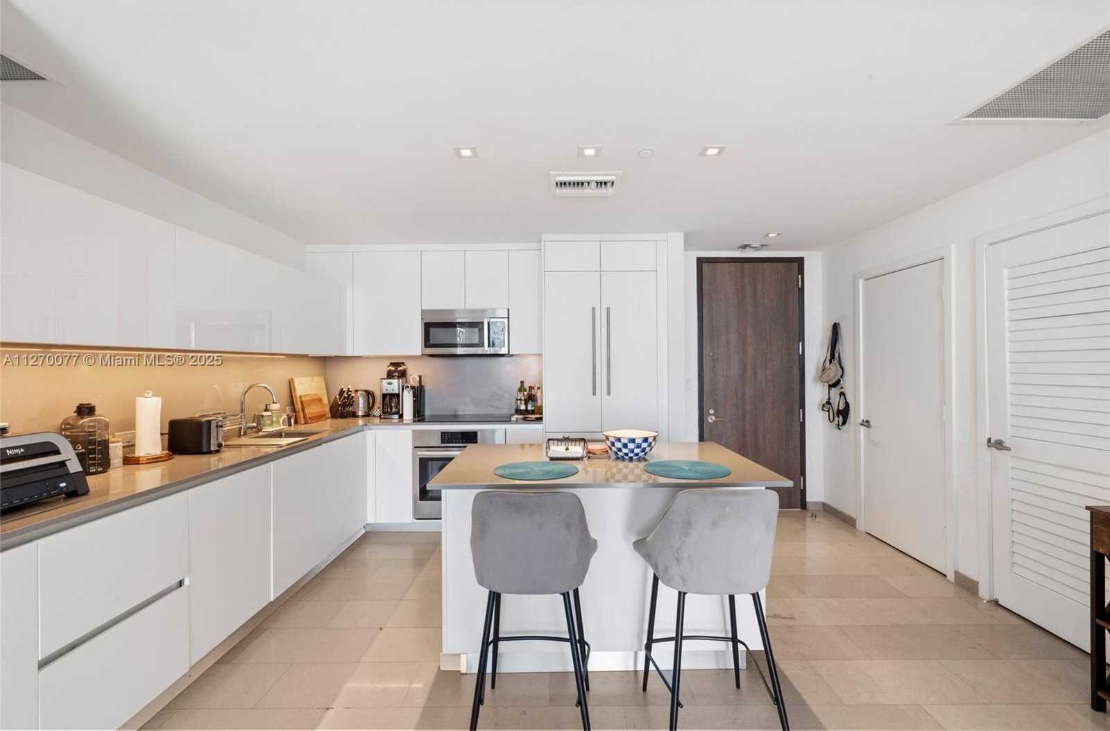 Small Image of 88 SOUTH WEST 7TH ST #1205, Miami Number 3