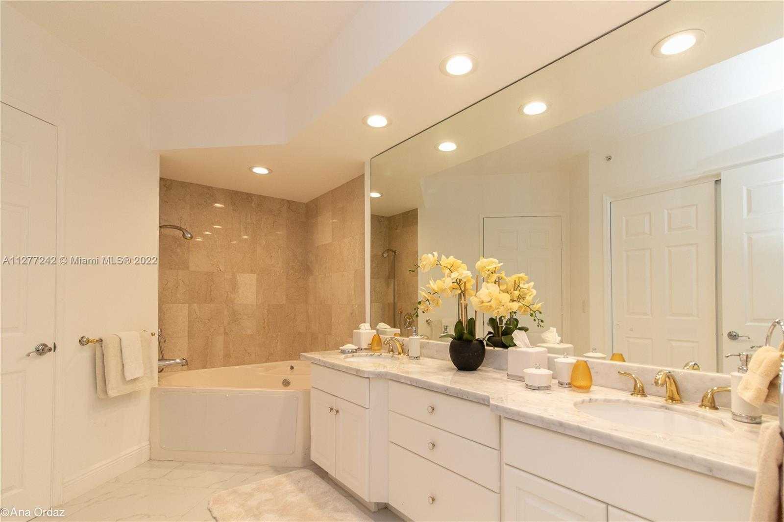 Small Image of 3370 NORTH EAST 190 ST #PH 2909, Aventura Number 14