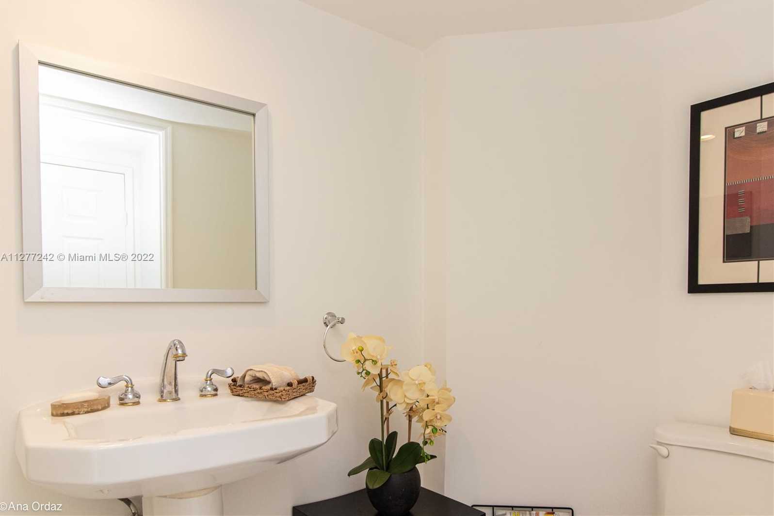 Small Image of 3370 NORTH EAST 190 ST #PH 2909, Aventura Number 16