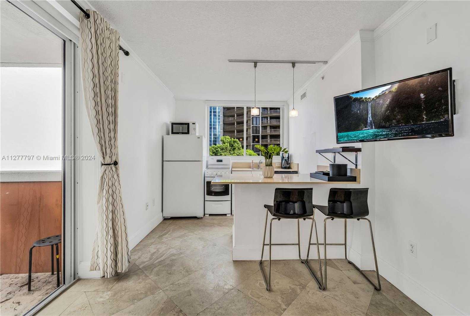 Small Image of 2951 SOUTH BAYSHORE DR #717, Miami Number 16