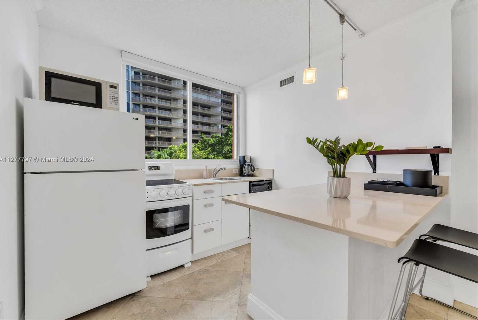 Small Image of 2951 SOUTH BAYSHORE DR #717, Miami Number 19