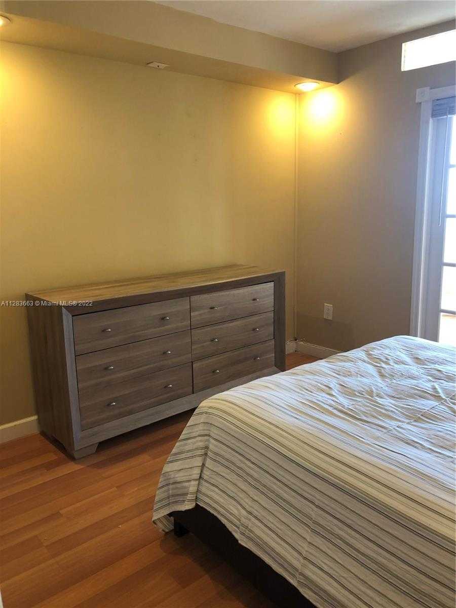 Small Image of 5005 COLLINS AVE #1202, Miami Beach Number 10