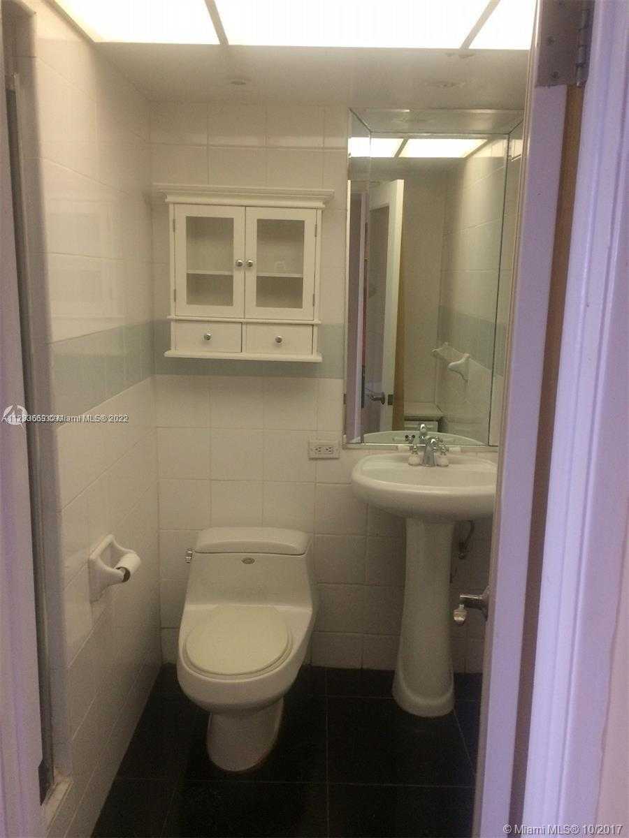 Small Image of 5005 COLLINS AVE #1202, Miami Beach Number 25