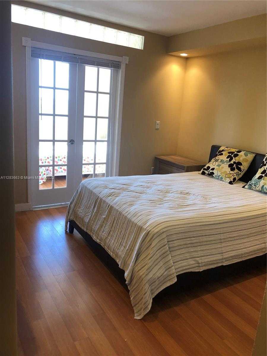Small Image of 5005 COLLINS AVE #1202, Miami Beach Number 8
