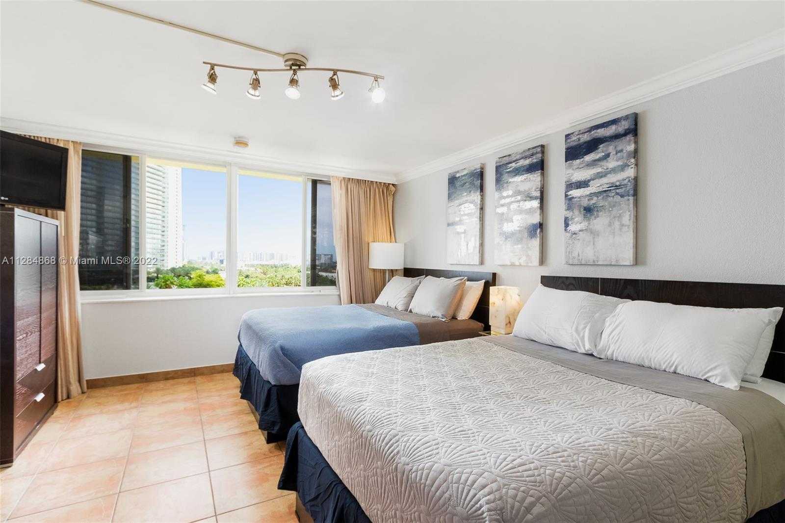 Small Image of 19201 COLLINS AVE #641, Sunny Isles Beach Number 4