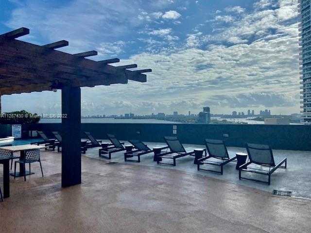 Small Image of 1750 NORTH BAYSHORE DR #5215, Miami Number 16