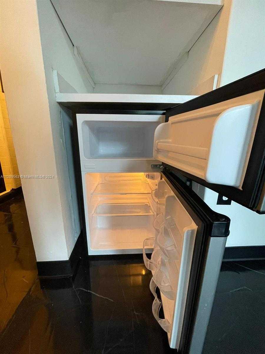 Small Image of 1455 MICHIGAN AVE #7, Miami Beach Number 2