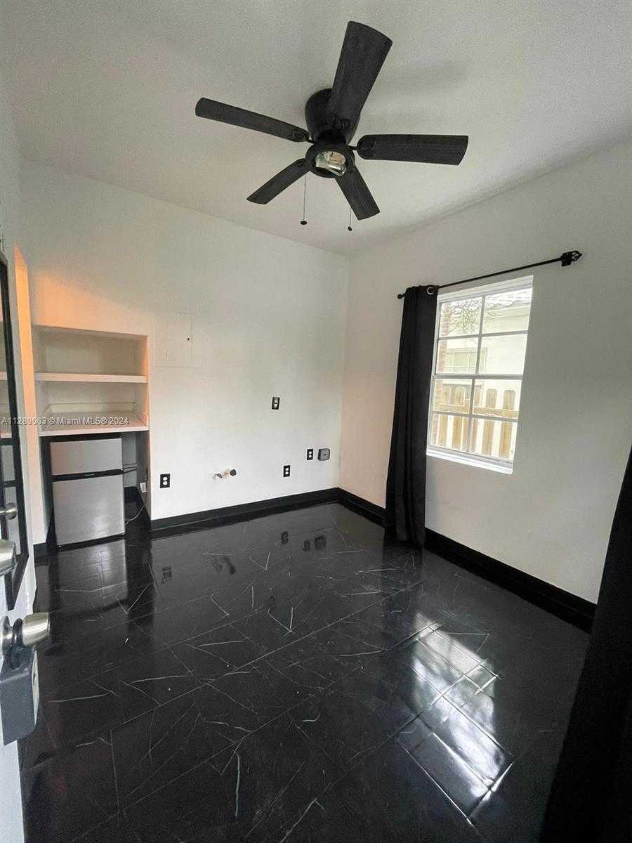 Small Image of 1455 MICHIGAN AVE #7, Miami Beach Number 3