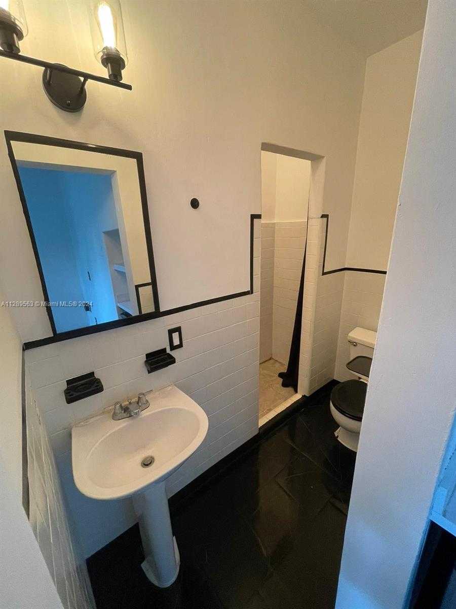 Small Image of 1455 MICHIGAN AVE #7, Miami Beach Number 9