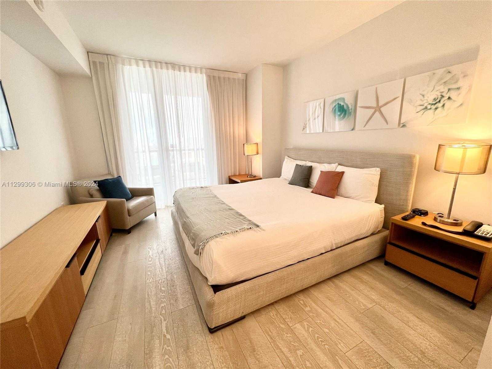 Small Image of 2602 Hallandale Beach Blvd, Hallandale Beach, FL 33009, USA Number 12