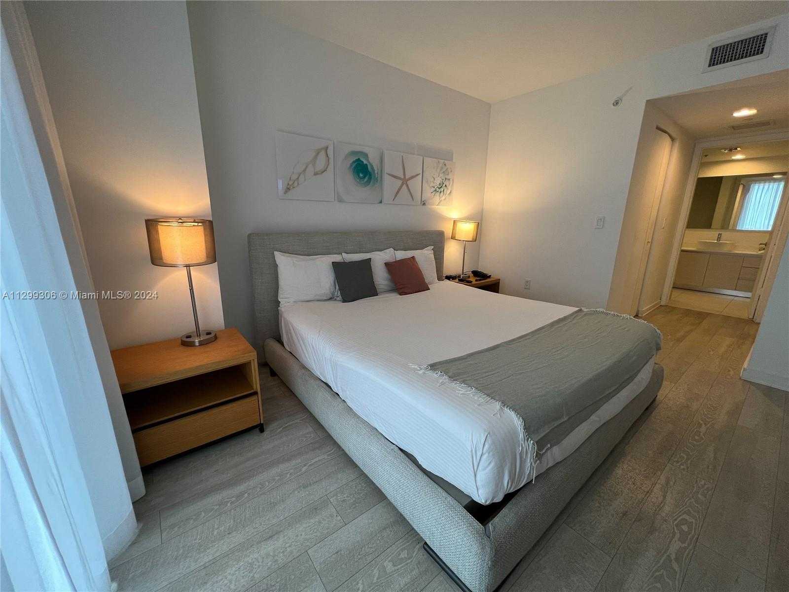 Small Image of 2602 Hallandale Beach Blvd, Hallandale Beach, FL 33009, USA Number 17