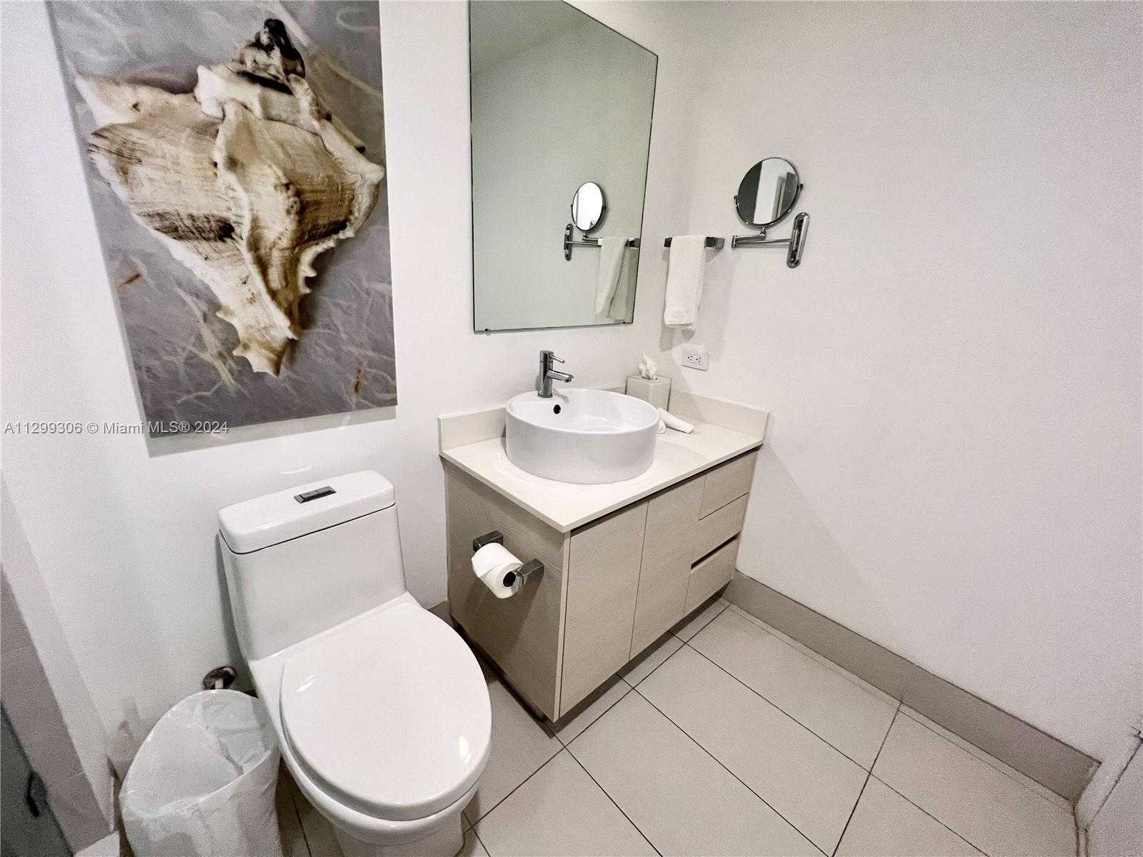 Small Image of 2602 Hallandale Beach Blvd, Hallandale Beach, FL 33009, USA Number 30