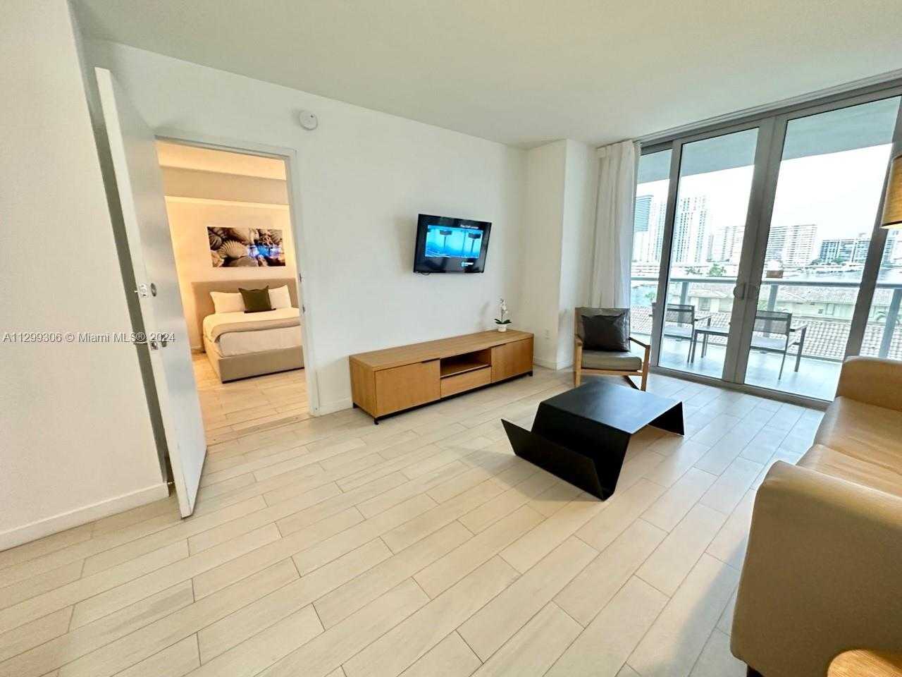 Small Image of 2602 Hallandale Beach Blvd, Hallandale Beach, FL 33009, USA Number 34