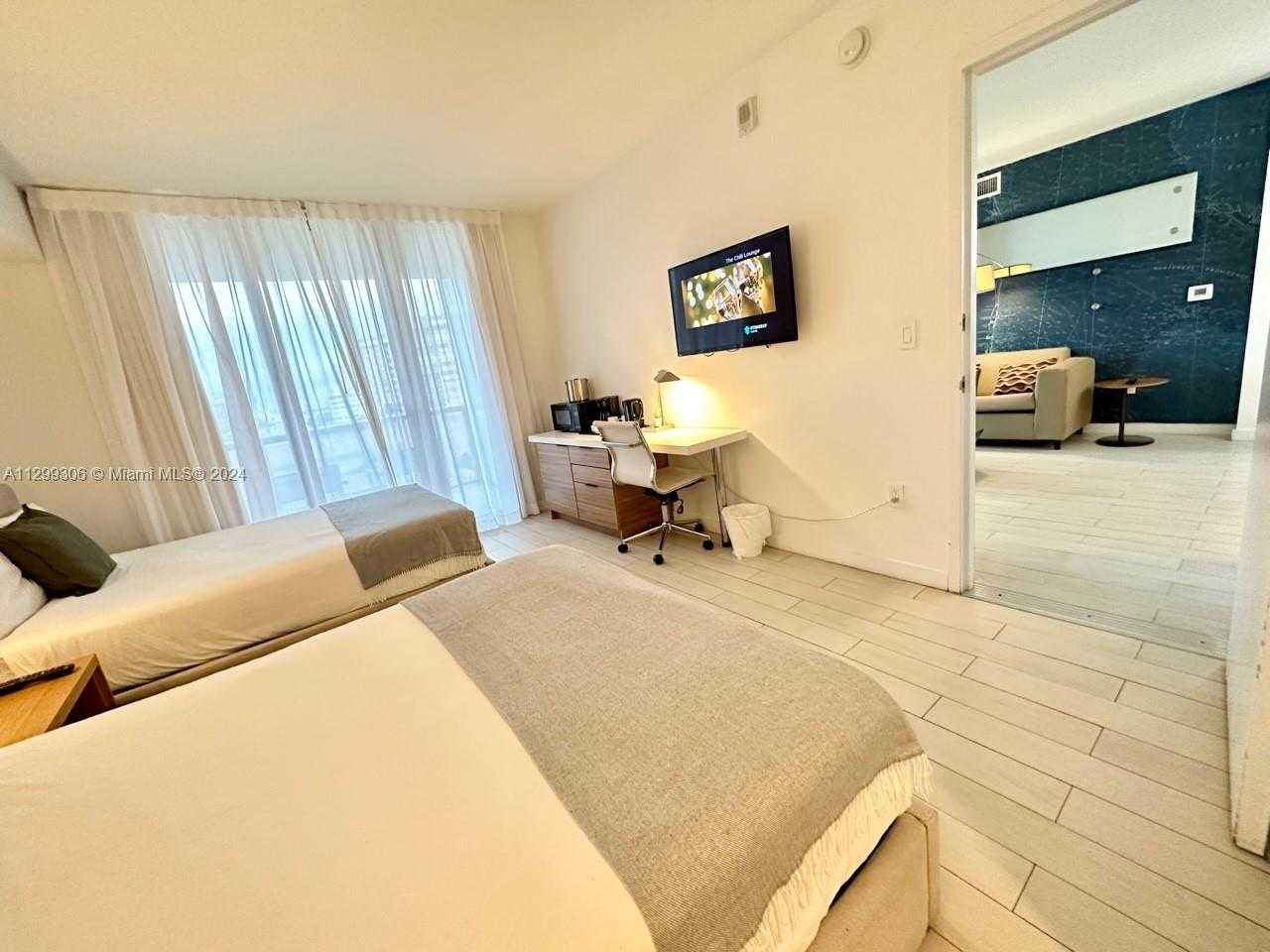 Small Image of 2602 Hallandale Beach Blvd, Hallandale Beach, FL 33009, USA Number 35
