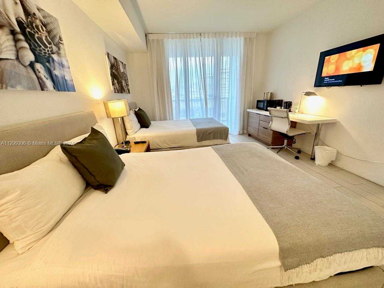 Small Image of 2602 Hallandale Beach Blvd, Hallandale Beach, FL 33009, USA Number 43