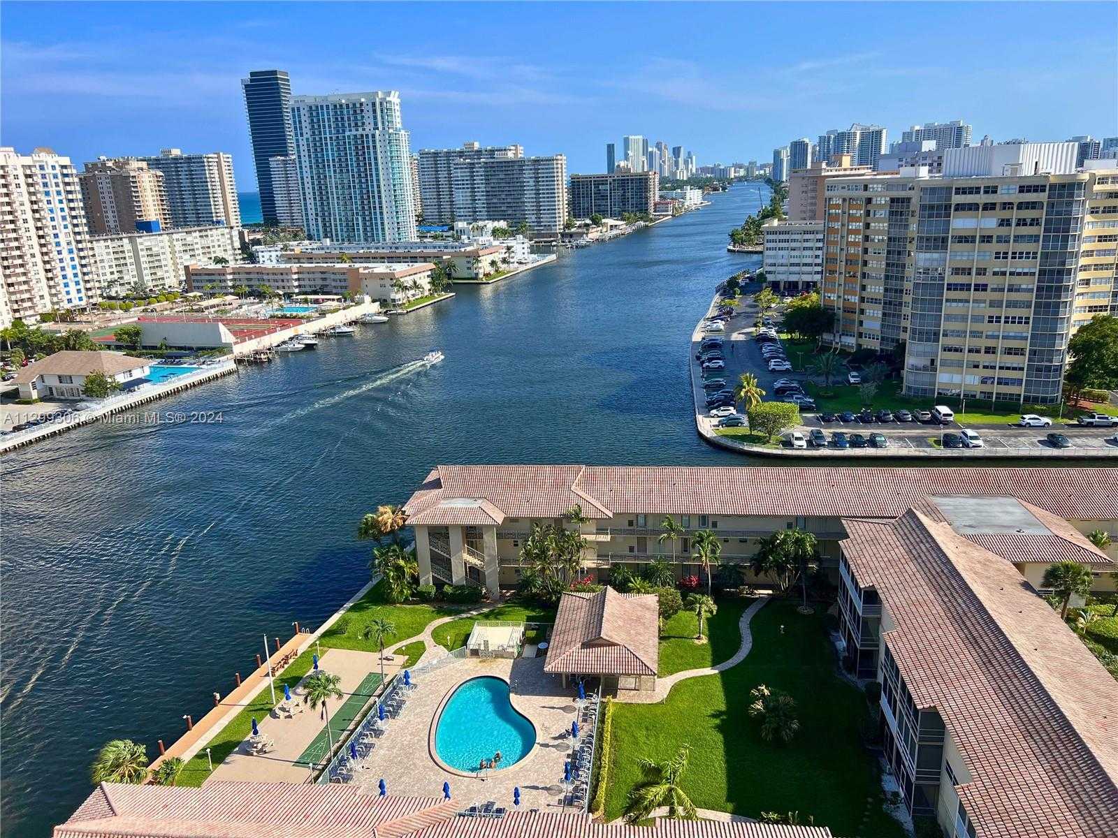 Small Image of 2602 Hallandale Beach Blvd, Hallandale Beach, FL 33009, USA Number 58