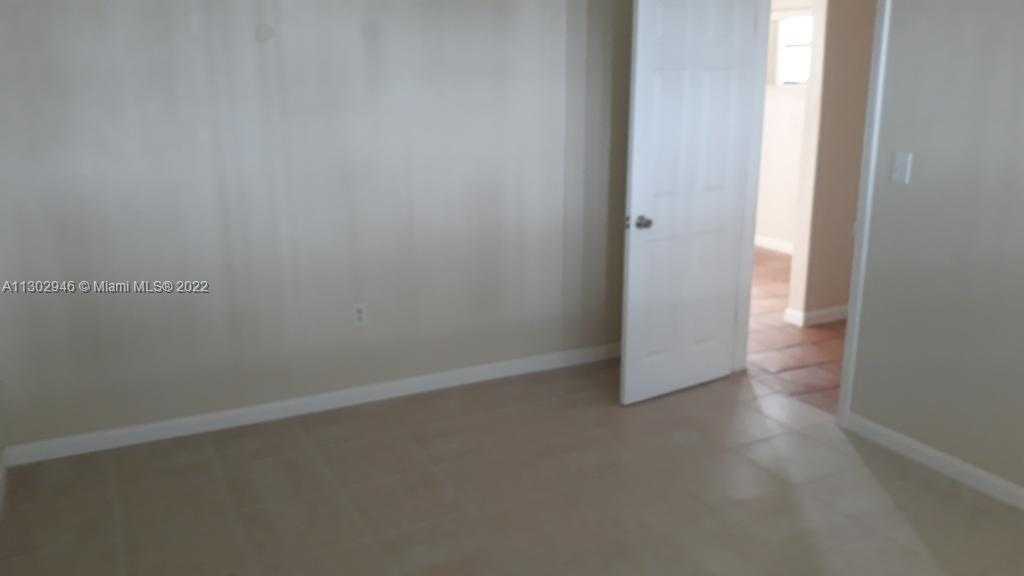 Small Image of 6520 WINFIELD BLVD #103, Margate Number 4