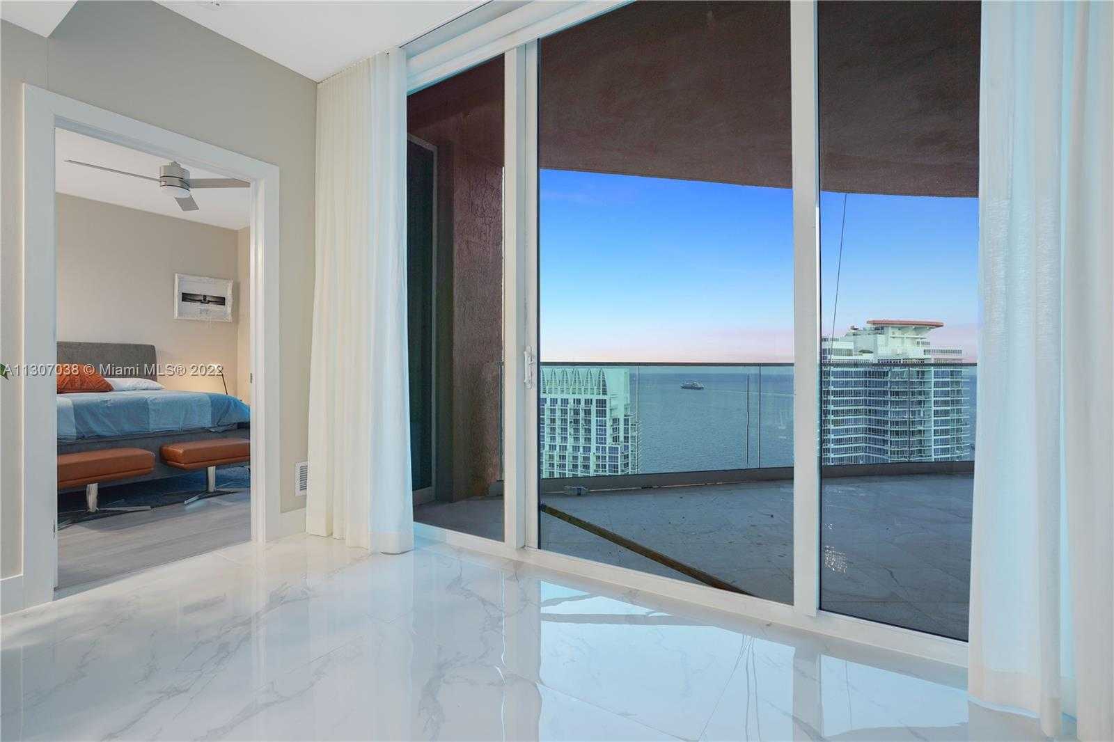 Small Image of 300 SOUTH POINTE DR #4306, Miami Beach Number 36