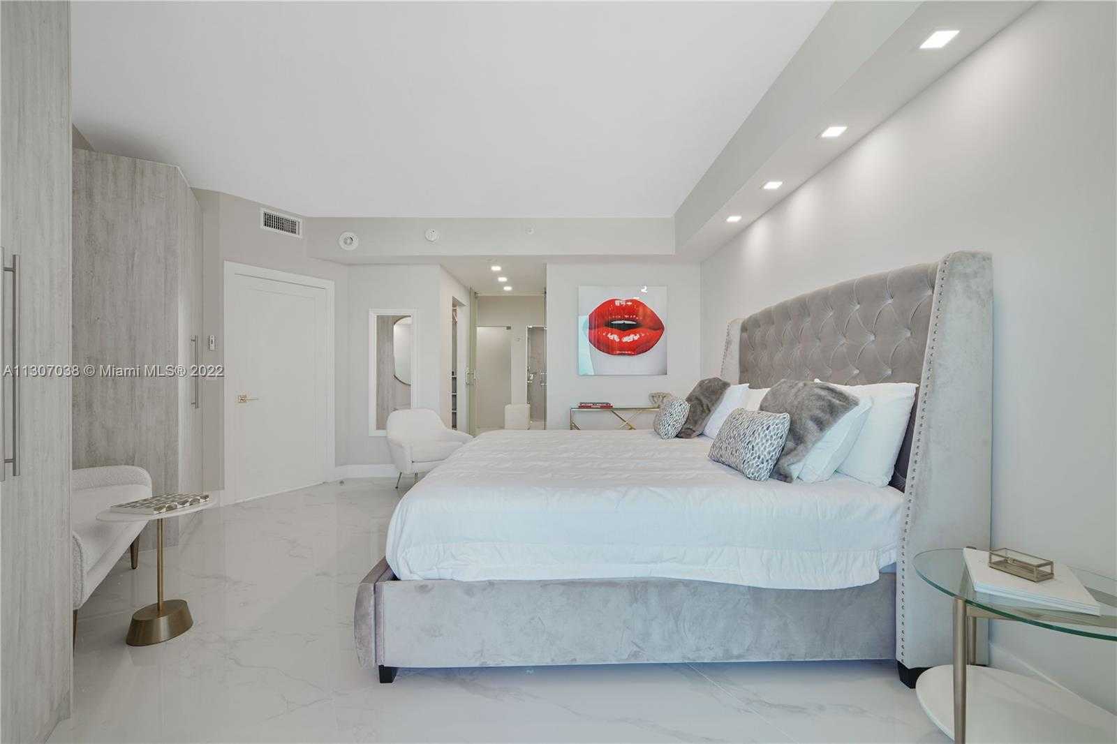 Small Image of 300 SOUTH POINTE DR #4306, Miami Beach Number 41