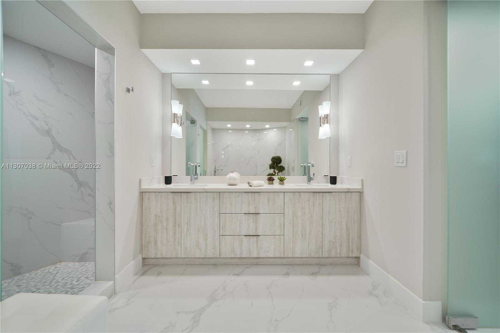 Small Image of 300 SOUTH POINTE DR #4306, Miami Beach Number 47