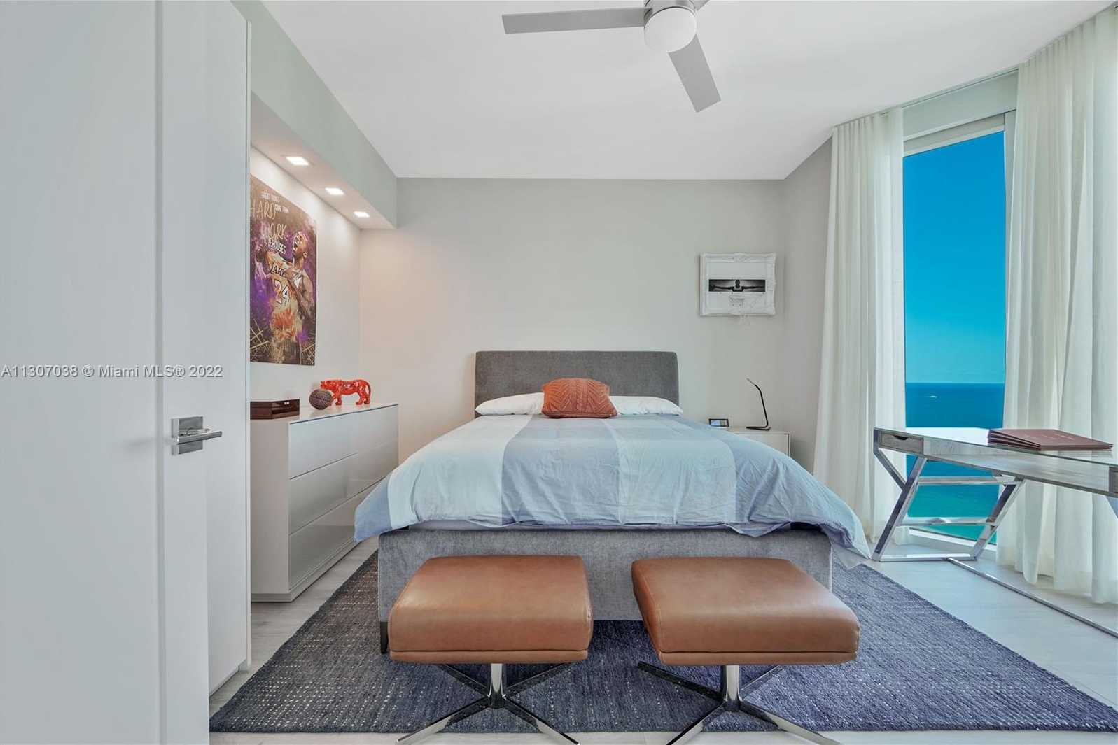 Small Image of 300 SOUTH POINTE DR #4306, Miami Beach Number 55