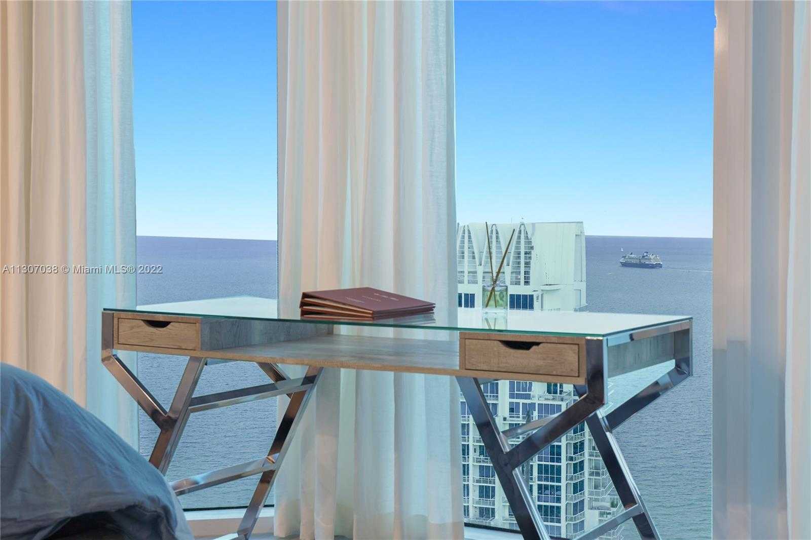 Small Image of 300 SOUTH POINTE DR #4306, Miami Beach Number 60